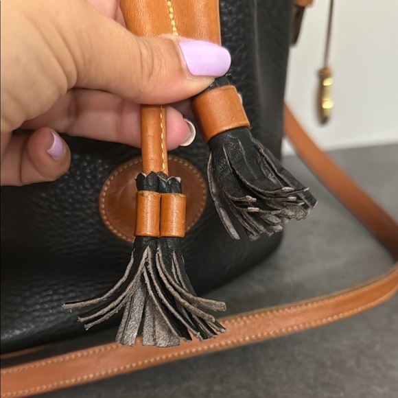 Vintage Dooney & Bourke Black and Tan Drawstring Shoulder Bag - Picture 10 of 16